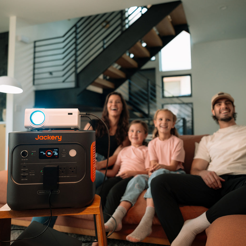 Jackery Explorer 2000 v2 + 100W Mini x2