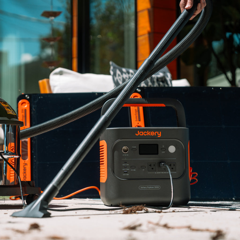 Jackery Explorer 2000 v2 + 200W Solar Generator